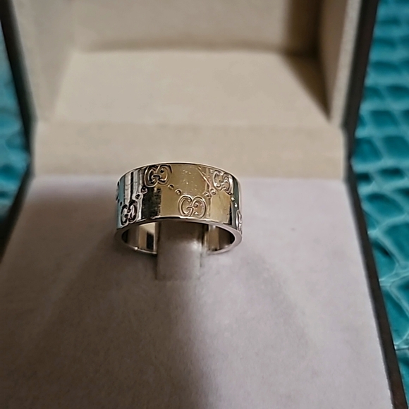 GUCCI 18K WHITE GOLD 9MM - Picture 3 of 16